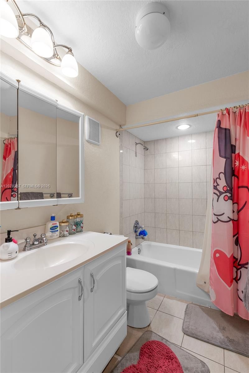1231 W Fairway Rd, Pembroke Pines, FL 33026 Photo