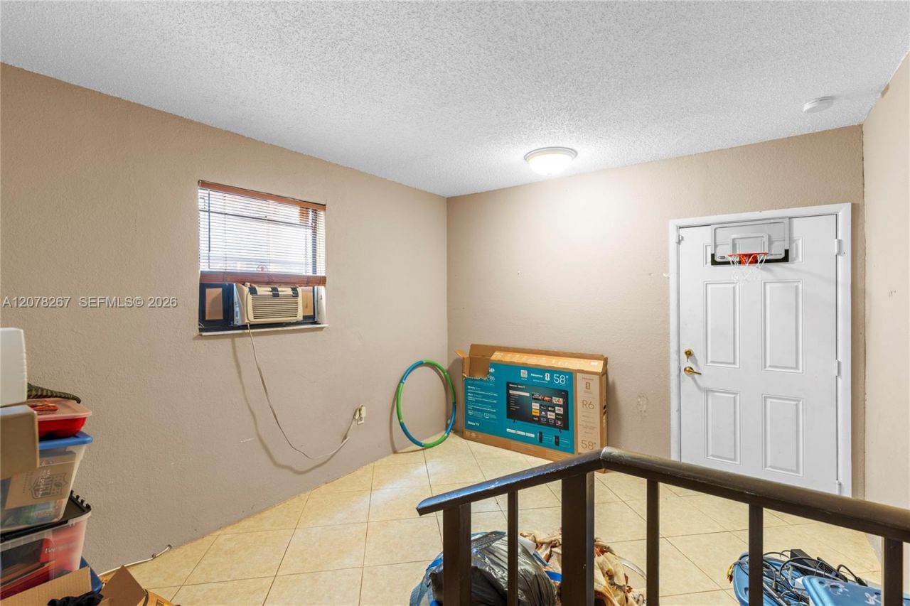 1231 W Fairway Rd, Pembroke Pines, FL 33026 Photo