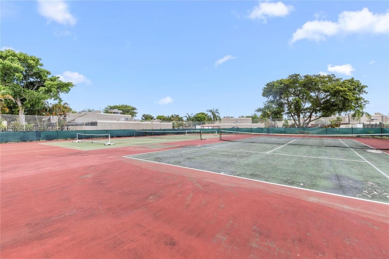 1231 W Fairway Rd, Pembroke Pines, FL 33026 Photo