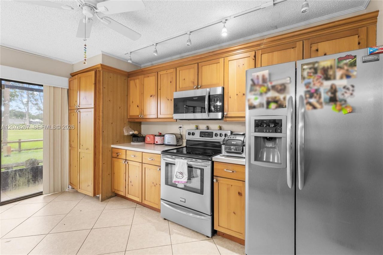 1231 W Fairway Rd, Pembroke Pines, FL 33026 Photo