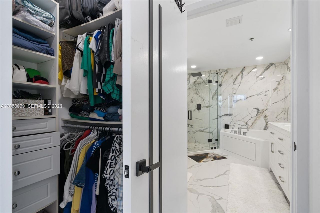 3029 NE 188th St , Unit 1021, Aventura, FL 33180 Photo