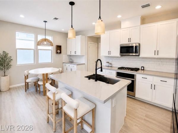 643 Solar Citrine Street , Las Vegas, NV 89138