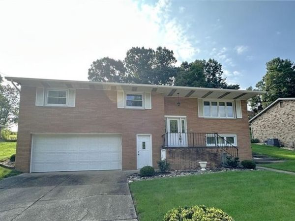128 Starvaggi Drive, Weirton, WV 26062