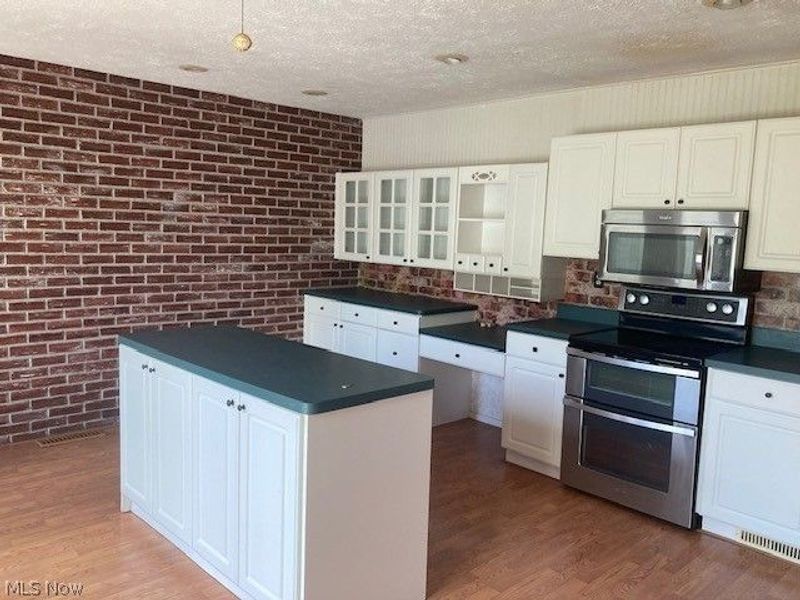 17298 Otani Court, Strongsville, OH 44136 Photo 3