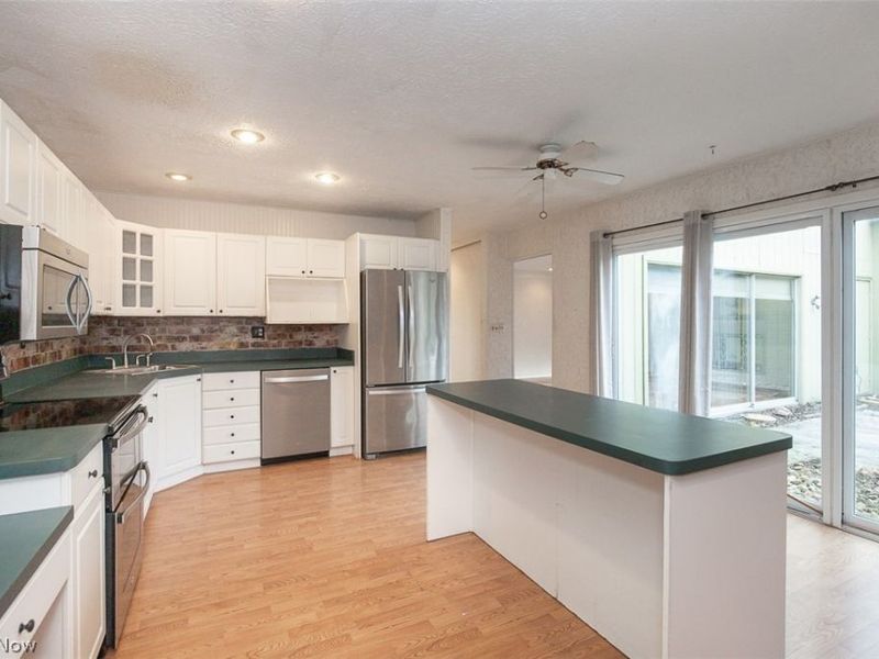 17298 Otani Court, Strongsville, OH 44136 Photo 4