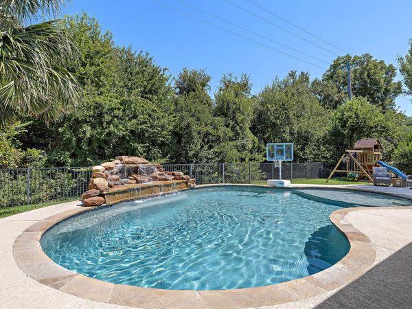 1515 Pinehurst LN, Round Rock, TX 78664