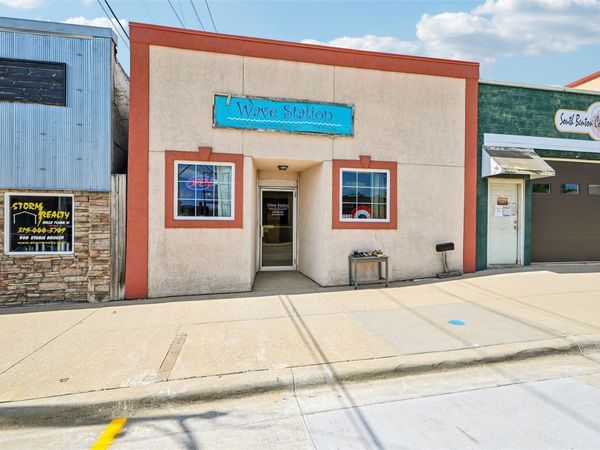 1208 8th Avenue , Belle Plaine, IA 52208