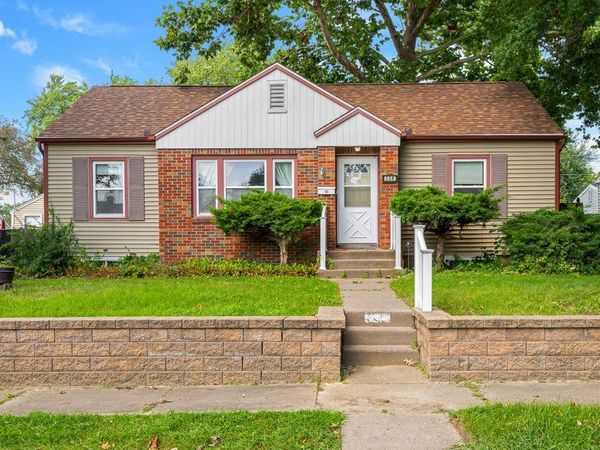 534 W 29th Street , Davenport, IA 52803