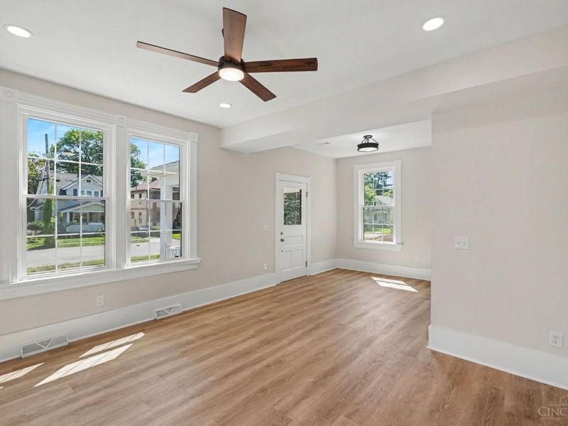 5809 Lathrop Place, Cincinnati, OH 45224 Photo 3
