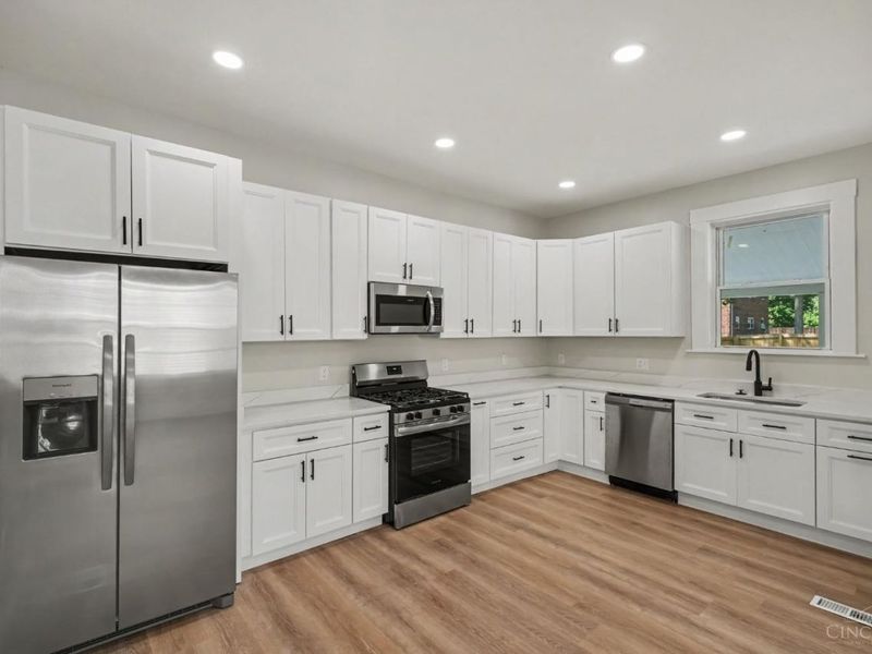 5809 Lathrop Place, Cincinnati, OH 45224 Photo 9