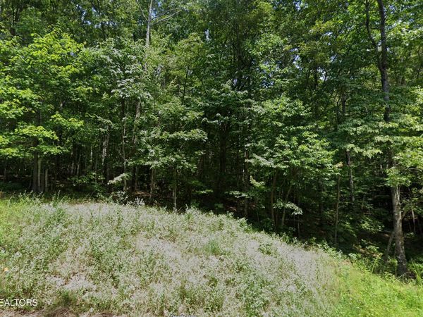 18 Calderwood Circle, Crossville, TN 38558