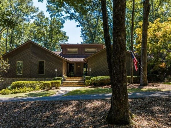 7576 Lakewood Drive, Macon, GA 31220