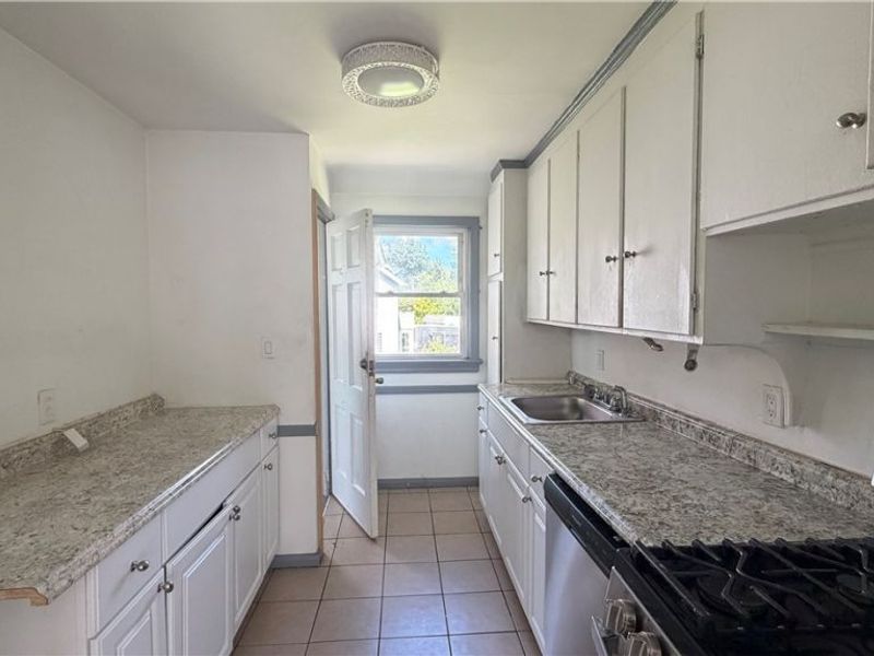 14901 Milverton Road, Cleveland, OH 44120 Photo 7