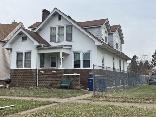 1616 Victoria Avenue , North Chicago, IL 60064