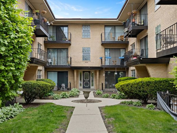 4204 N Keystone Avenue , Unit 2C, Chicago, IL 60641