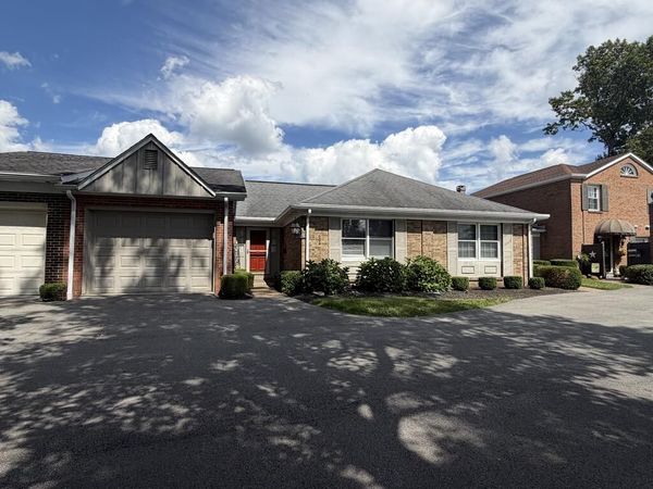 604 CARRIAGE DR, BECKLEY, WV 25801