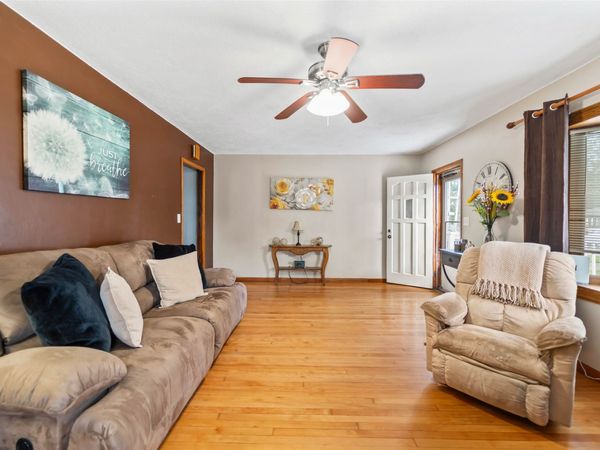 320 E Diehl Avenue, Des Moines, IA 50315