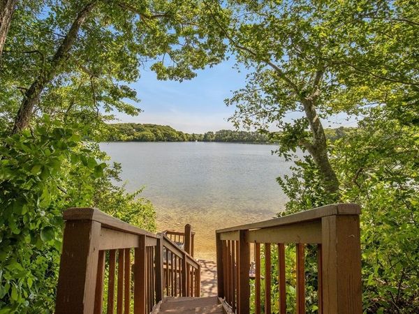 12 Sawmill Rd, Barnstable, MA 02648