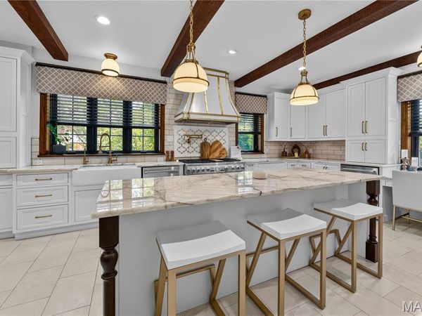 1022 Hampton Park Drive, Richmond Heights, MO 63117