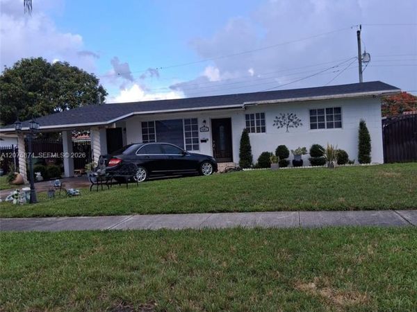 4601 W 9th Ave , Hialeah, FL 33012
