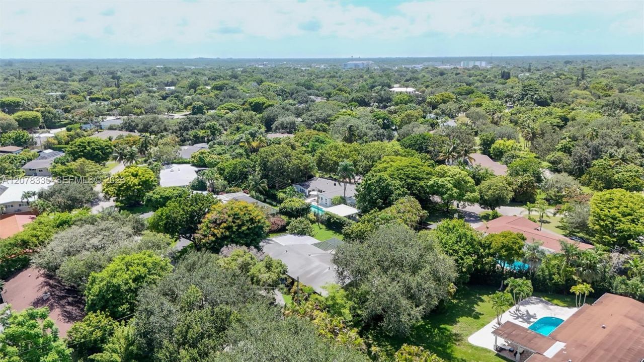7765 SW 133rd Ter , Pinecrest, FL 33156 Photo