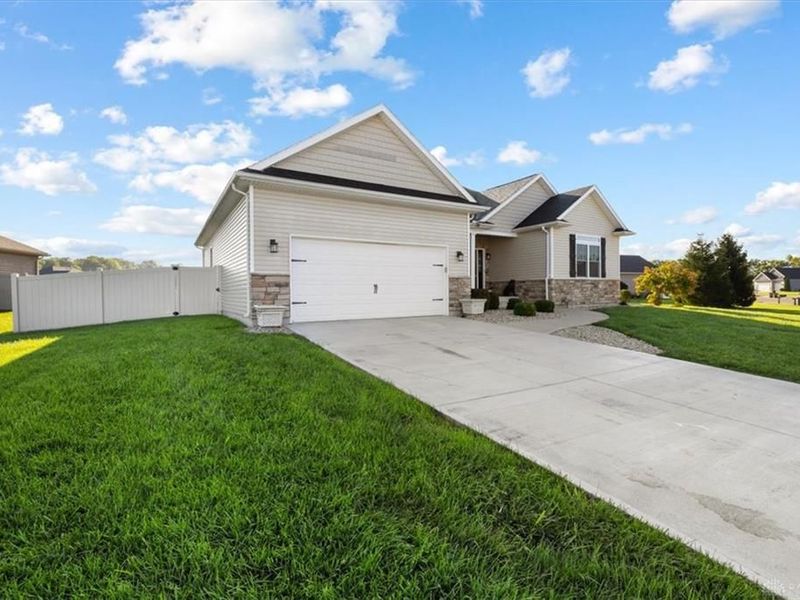 1005 Haverhill Drive, Troy, OH 45373 Photo 1