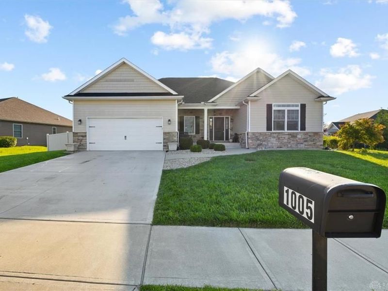 1005 Haverhill Drive, Troy, OH 45373 Photo 4