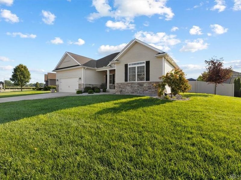 1005 Haverhill Drive, Troy, OH 45373 Photo 5