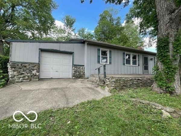 7694 E 500 N, Manilla, IN 46150