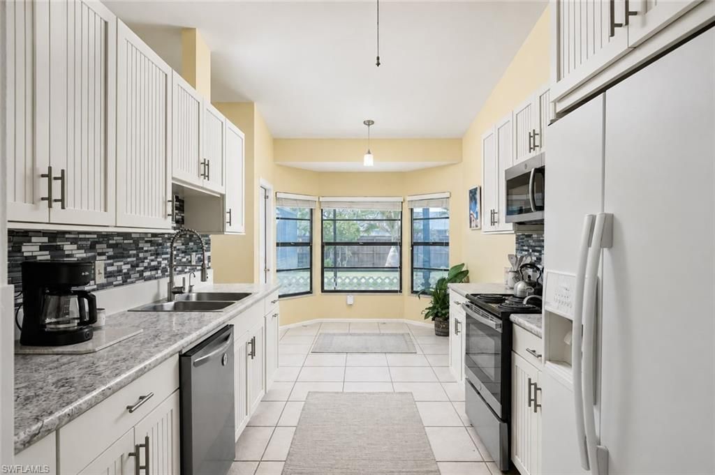 1114 NE Van Loon Ln, Cape Coral, FL 33909 Photo