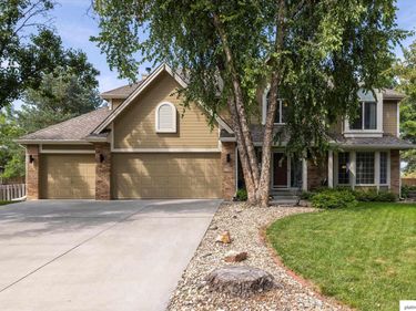 1733 N 131st Avenue Circle, Omaha, NE 68154
