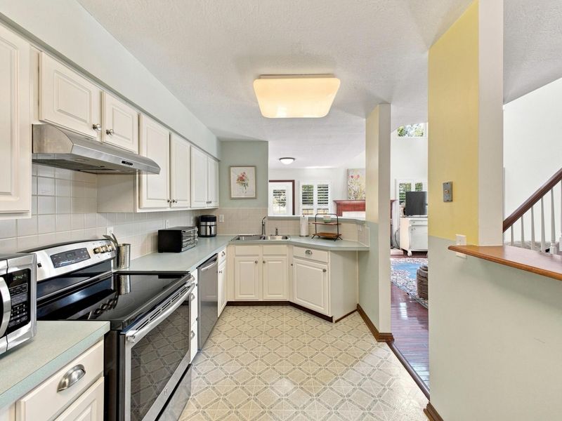 578 Chadwood Drive , Gahanna, OH 43230 Photo 7