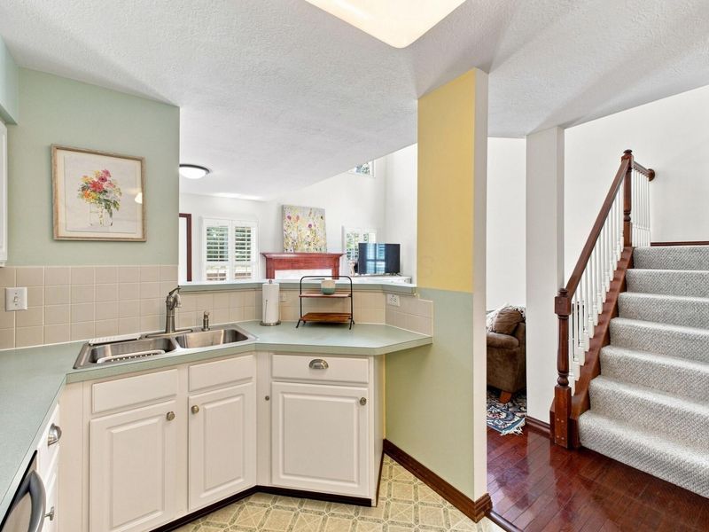 578 Chadwood Drive , Gahanna, OH 43230 Photo 8