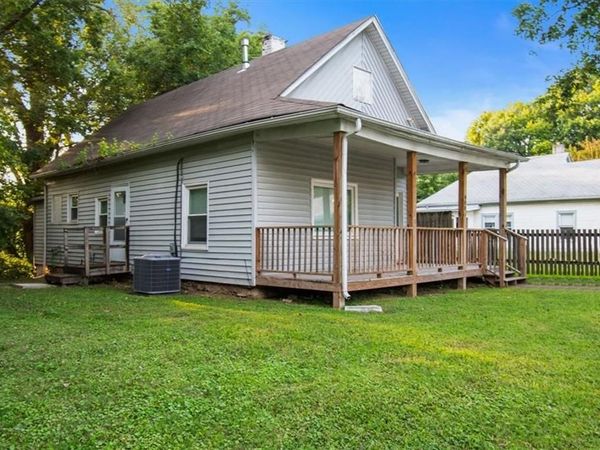 908 N High Street, Sugar Creek, MO 64054
