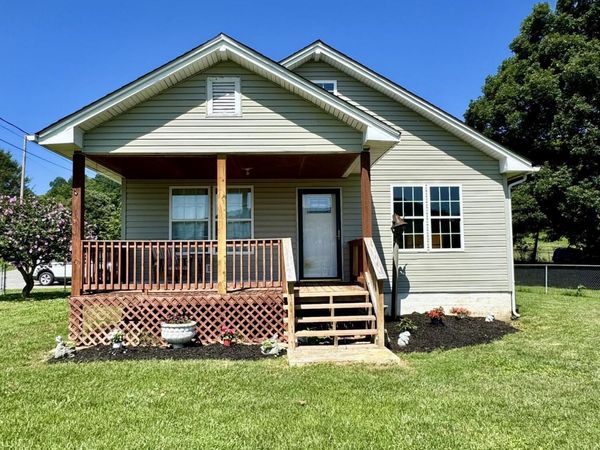 2204 State Line Road, Elizabethton, TN 37643