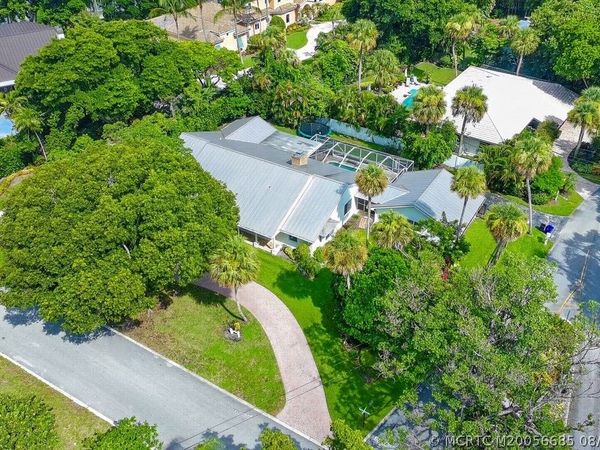 15 W High Point Road , Sewalls Point, FL 34996