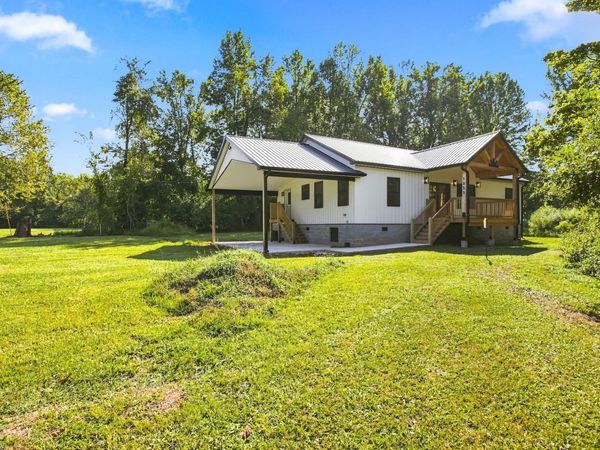 1051 Highway 48 South, Centerville, TN 37033