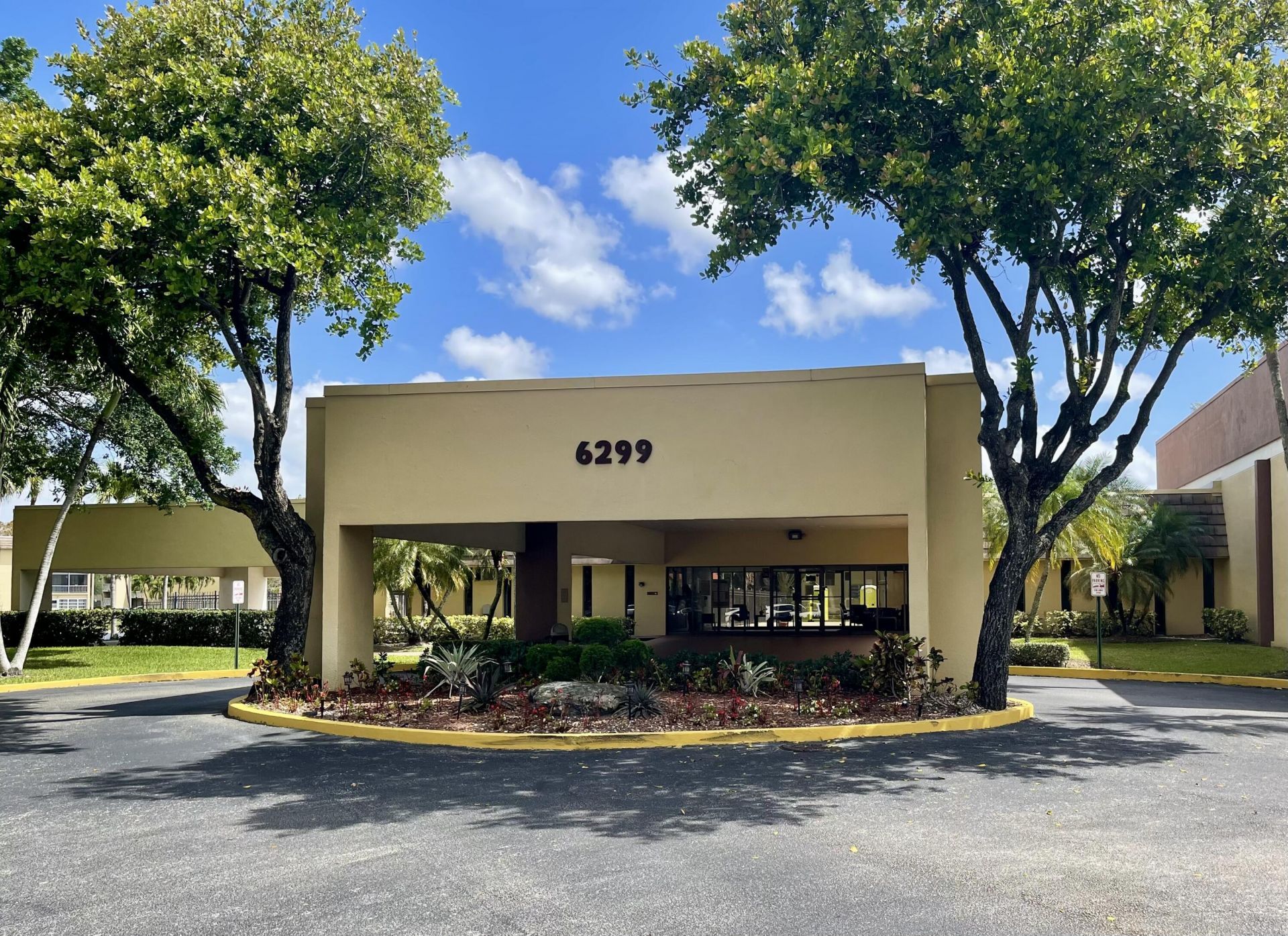 5860 NW 64th Avenue, Unit 206, Tamarac, FL 33319 Photo