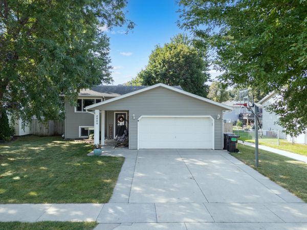 2000 23 1/2 Street SE, Rochester, MN 55904