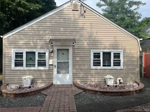 31 Harriet Avenue, Hempstead, NY 11550