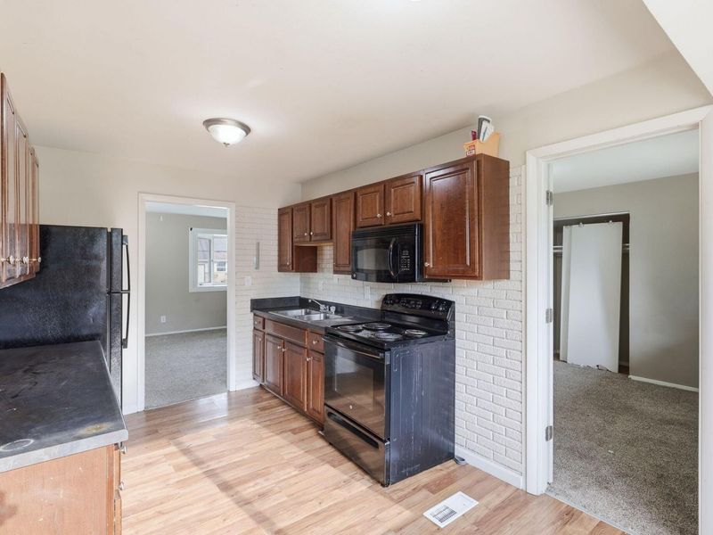 1497 Selkirk Road , Columbus, OH 43227 Photo 16