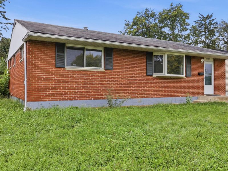 1497 Selkirk Road , Columbus, OH 43227 Photo 3