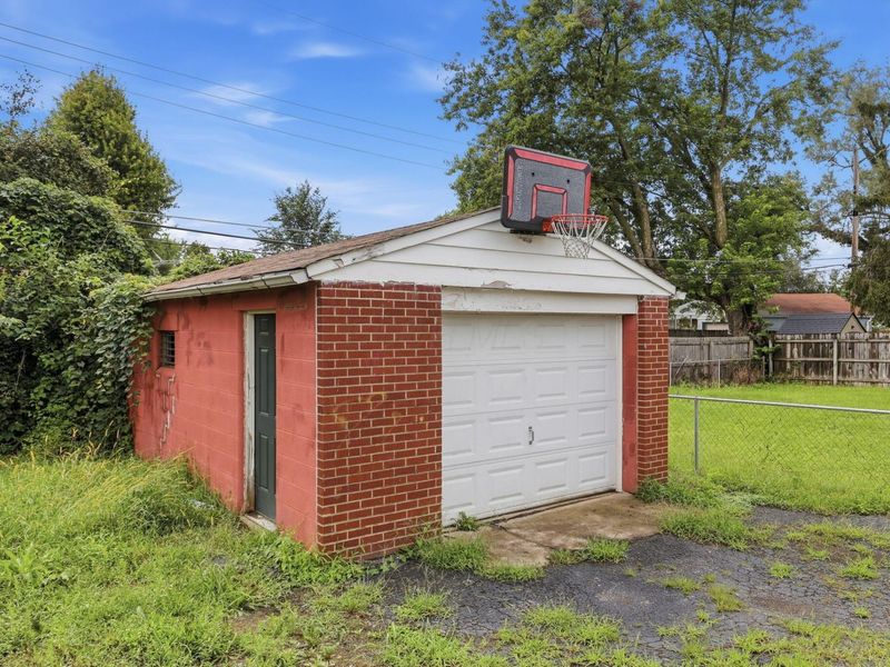 1497 Selkirk Road , Columbus, OH 43227 Photo 32