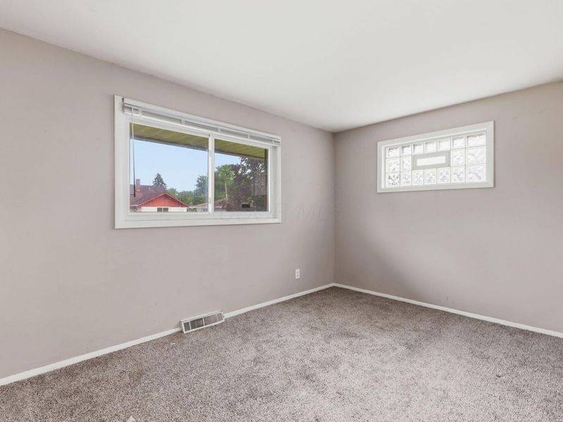 1497 Selkirk Road , Columbus, OH 43227 Photo 8