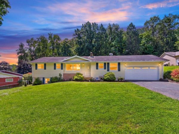 243 Lynwood Lane , Lancaster, OH 43130