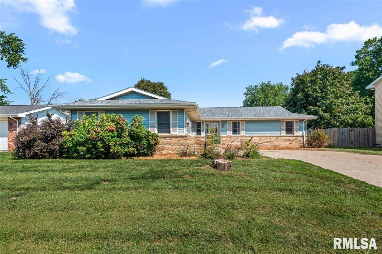 2517 Columbus Circle, Springfield, IL 62703 Main Photo