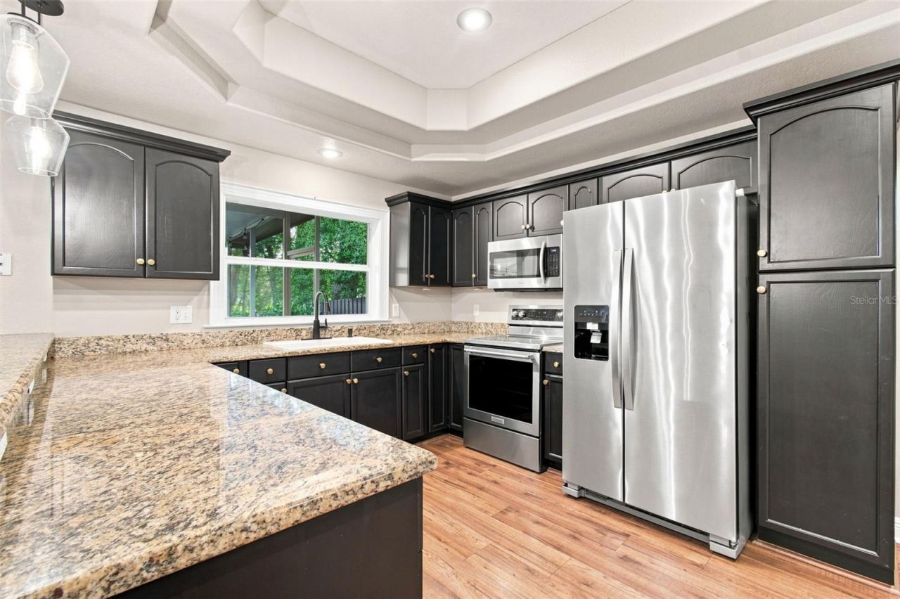 1109 S Pine Lake Drive, Tampa, FL 33612 Photo