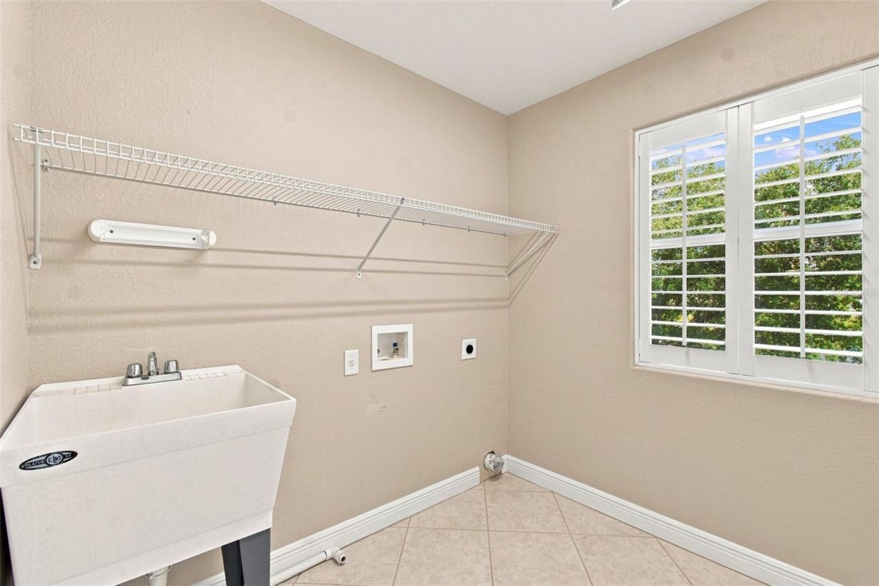 1109 S Pine Lake Drive, Tampa, FL 33612 Photo