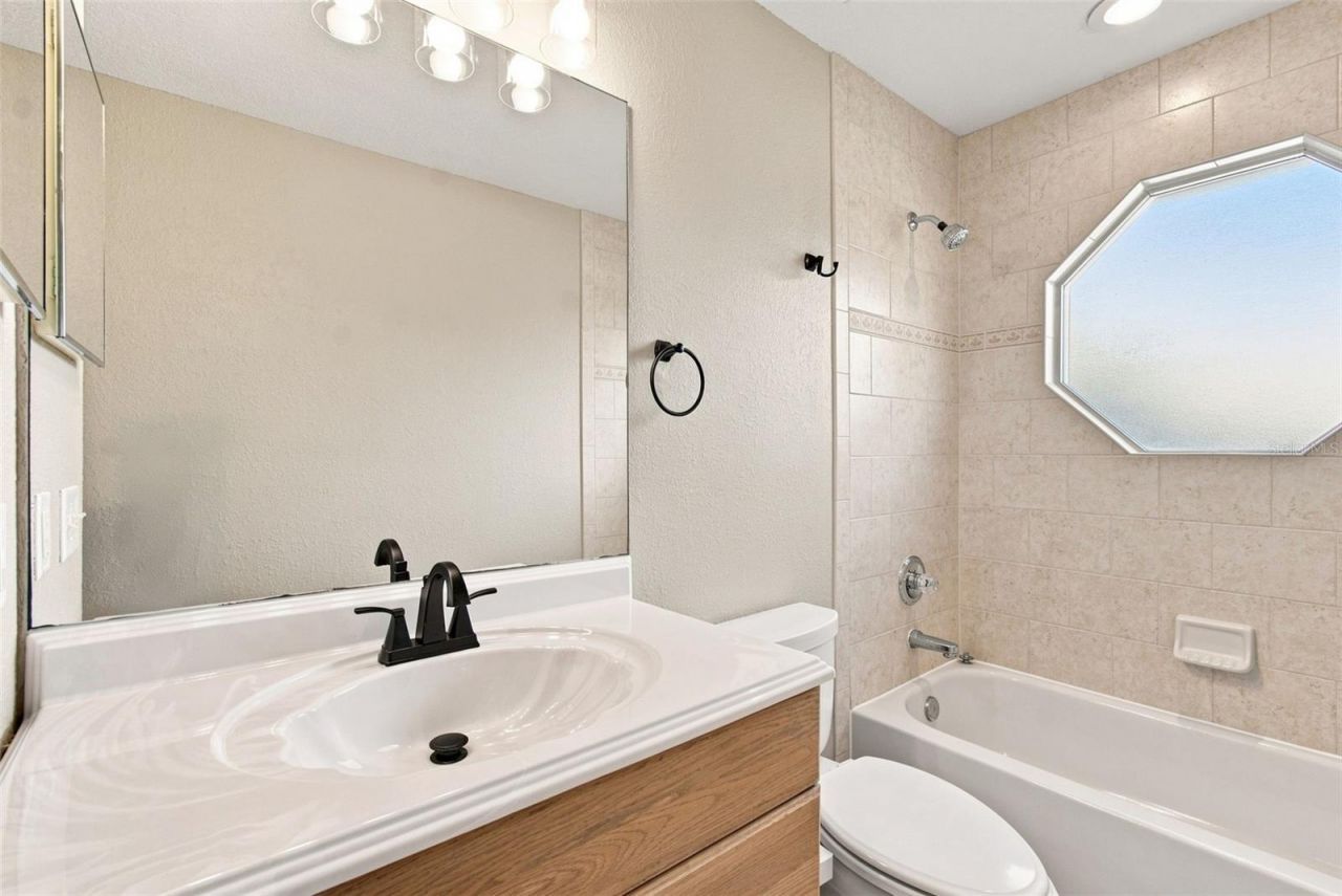 1109 S Pine Lake Drive, Tampa, FL 33612 Photo