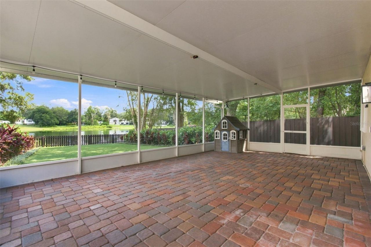 1109 S Pine Lake Drive, Tampa, FL 33612 Photo